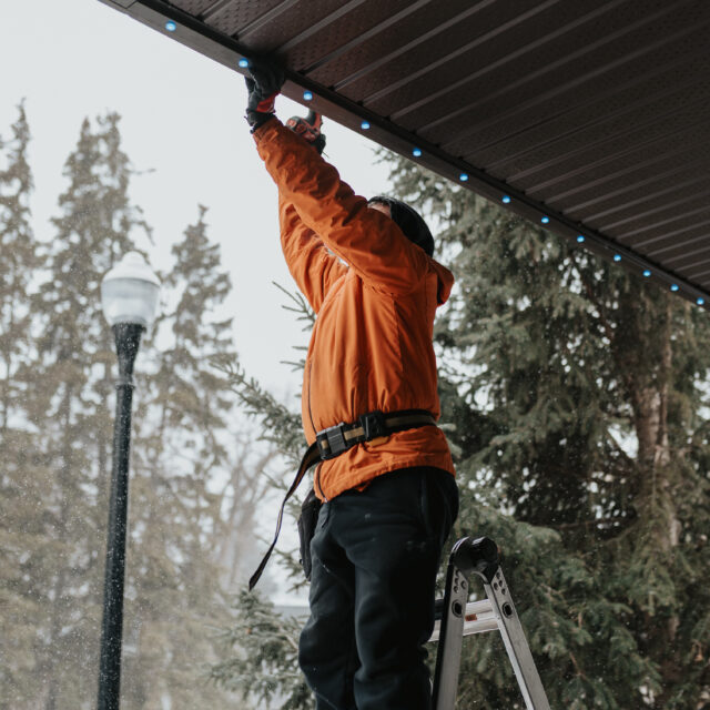 https://www.getmosaic.ca/wp-content/uploads/2026/04/Exterior-Home-Lighting-Instal-Edmonton-21-640x640.jpg